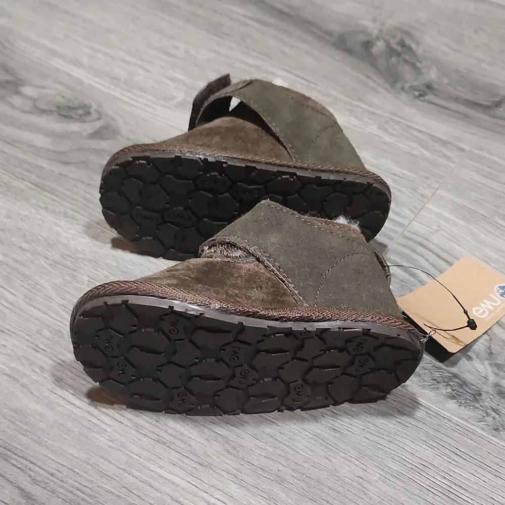 NIB Emu Hyke Chocolate Brown Suede Sheerling Booties